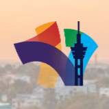 Carte stylisée d'une ville avec un réseau de routes et de rivières. Plusieurs marqueurs bleus indiquent des emplacements spécifiques, probablement des points d'intérêt ou des zones d'analyse.